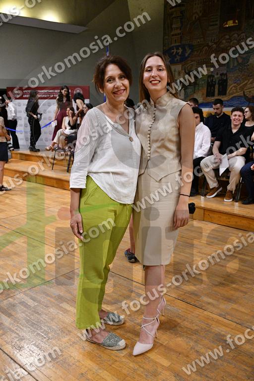 02 μέσα στην αίθουσα πριν την ορκωμοσία