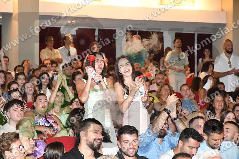 01 υπολοιπες φωτογ πανηγυρισμοι συγγενεις φιλοι