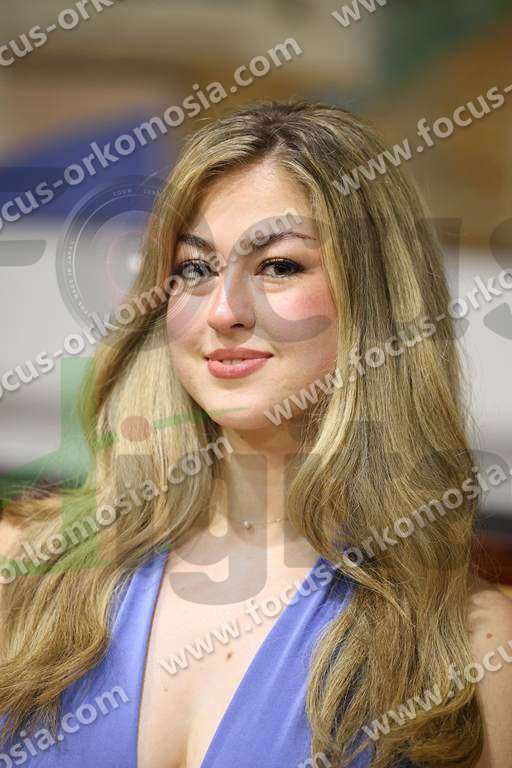 1NOMB260826_12913