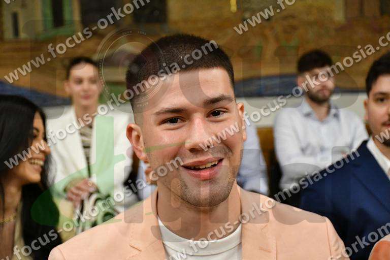 πτυχιούχος 037