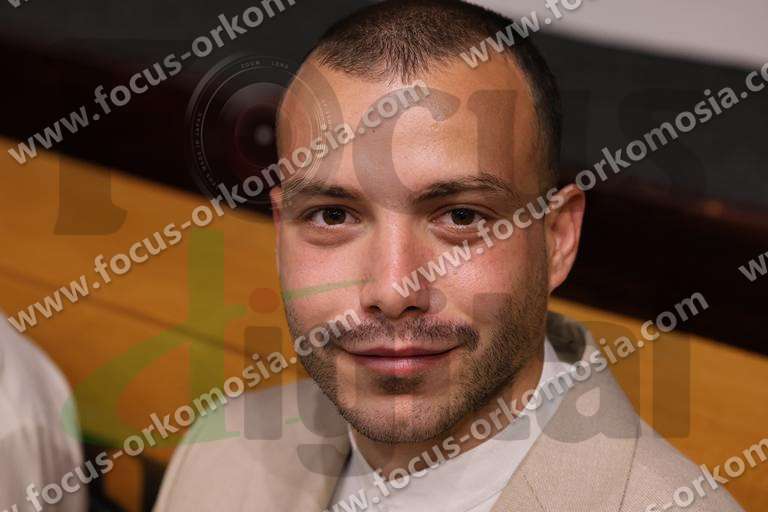 πτυχιούχος 052