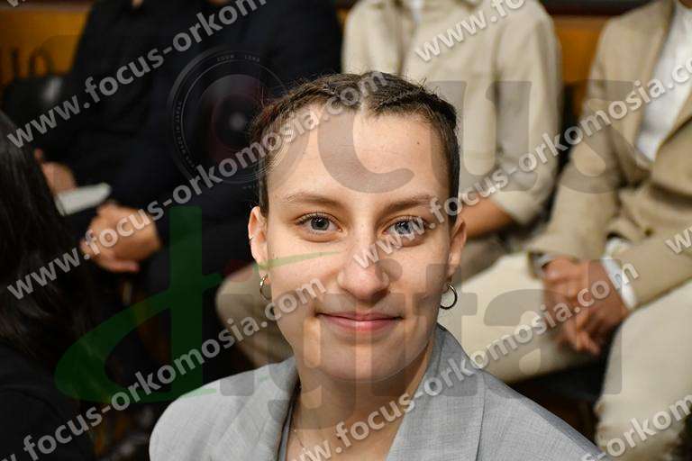 πτυχιούχος 086