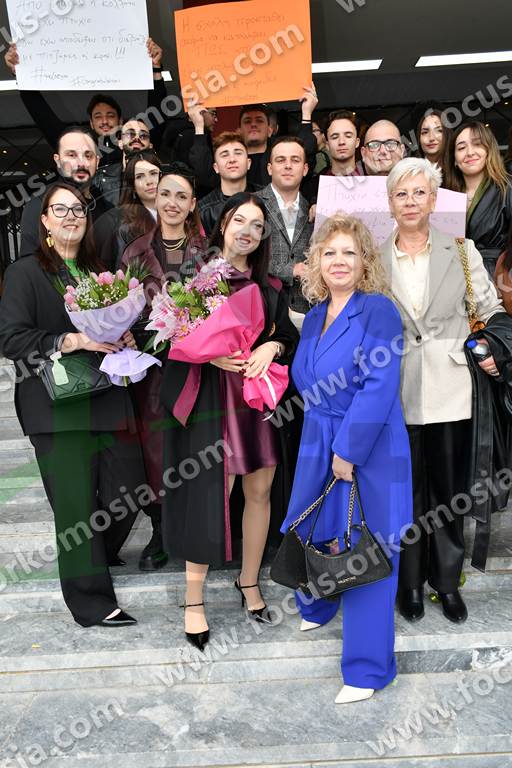 08 μετά την ορκωμοσία έξω