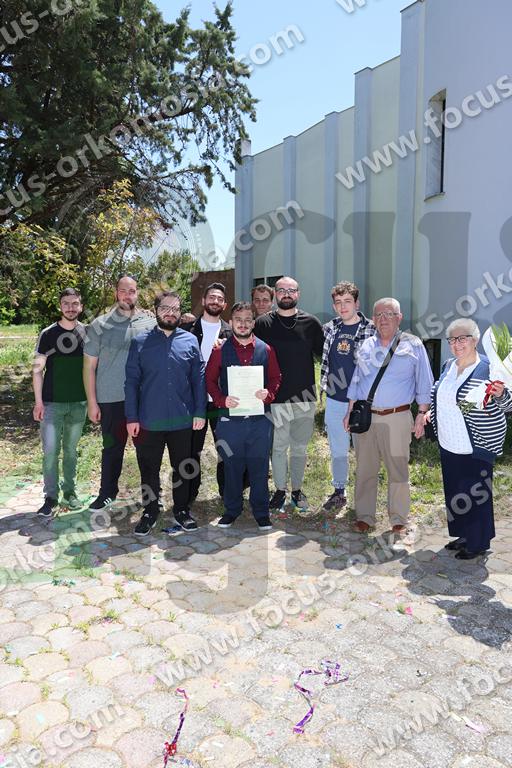 09 Μετά την ορκωμοσία έξω