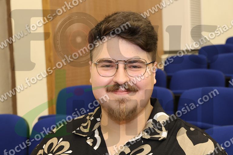 02 πορτραίτα και κόσμος μ'εσα στην αίθουσα