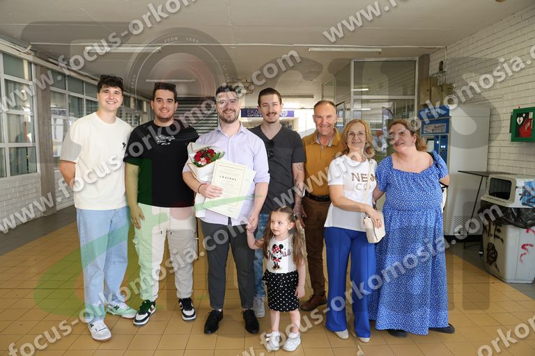 08 μετά την ορκωμοσία μέσα στην αίθουσα