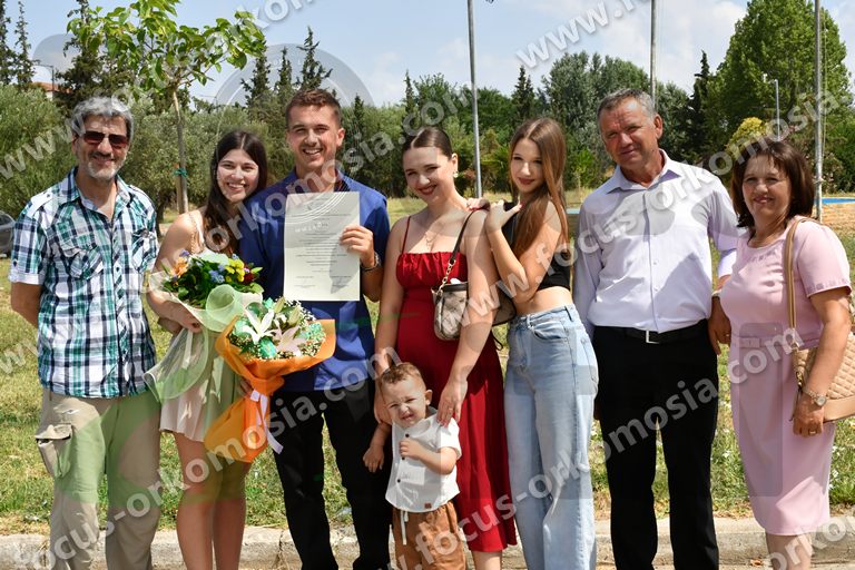 09 μετά την ορκωμοσία έξω