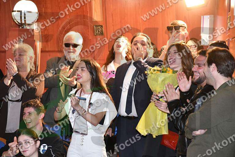 01 υπόλοιπες φωτογραφίες πανηγυρισμοί με συγγενείς φίλους