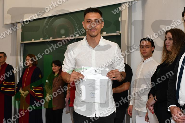 06 με το πτυχίο